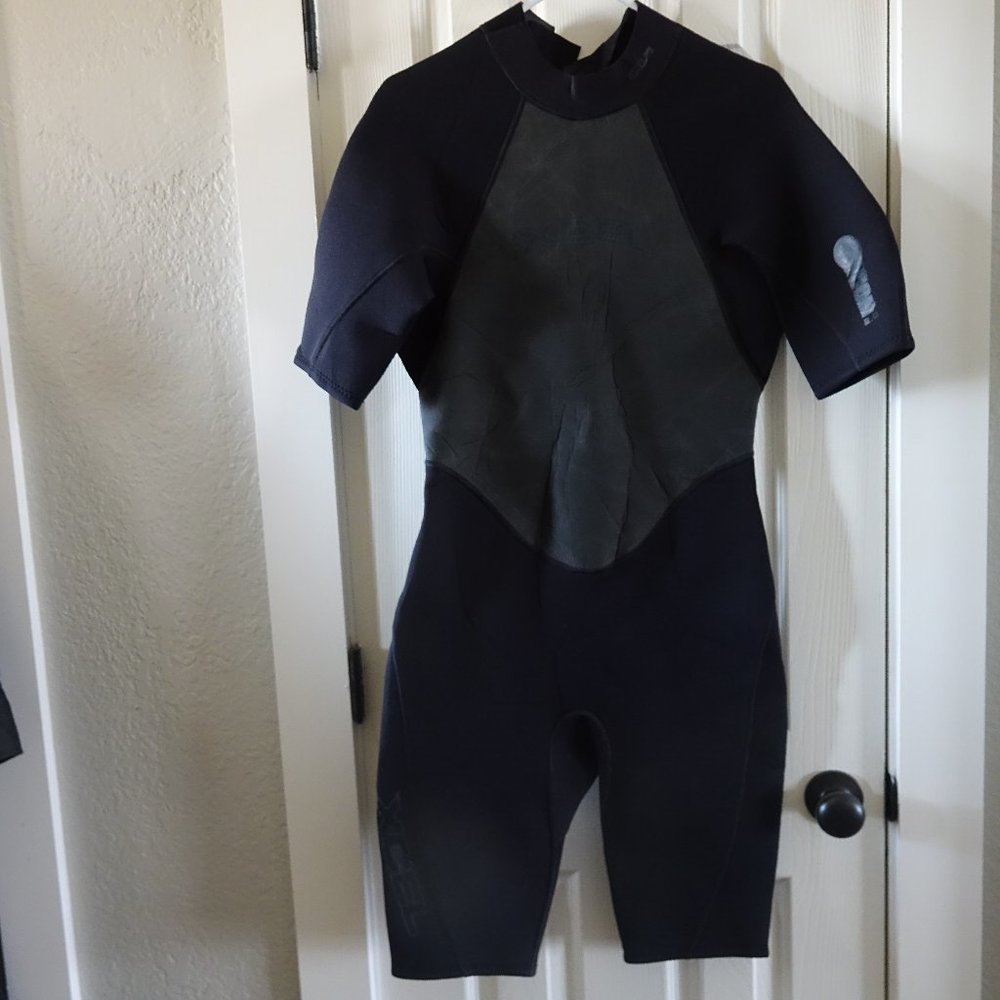 XCEL 2 mm Short Sleeve Wetsuit Black Large NWT